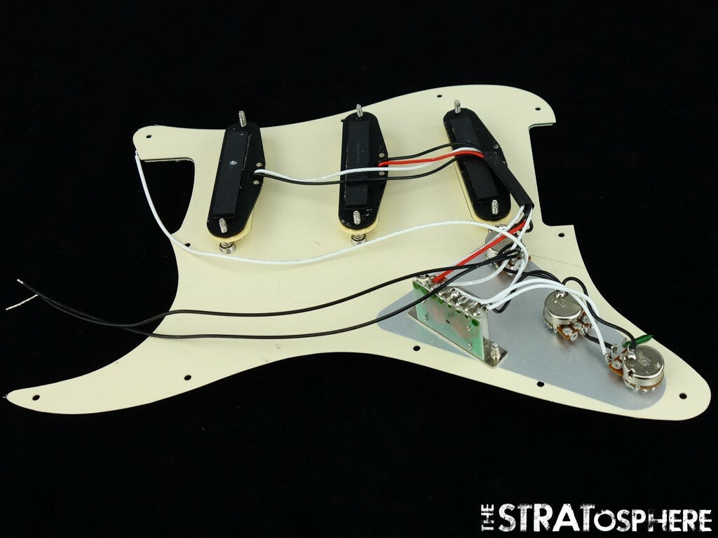 *NEW Wilkinson WOVS LOADED PICKGUARD for Fender Strat Cream 3 Ply 11 Hole