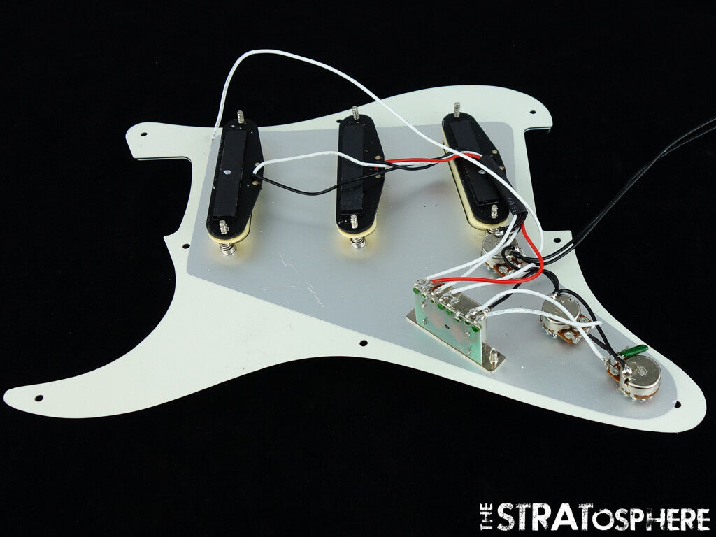 *NEW Wilkinson WOVS LOADED PICKGUARD for Fender Strat Parchment 3 Ply 8 Hole