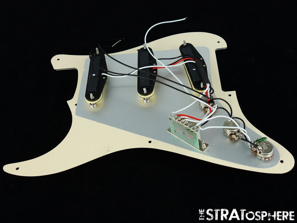 *NEW Wilkinson WOVS LOADED PICKGUARD for Fender Strat Aged Pearloid 3Ply 8 Hole