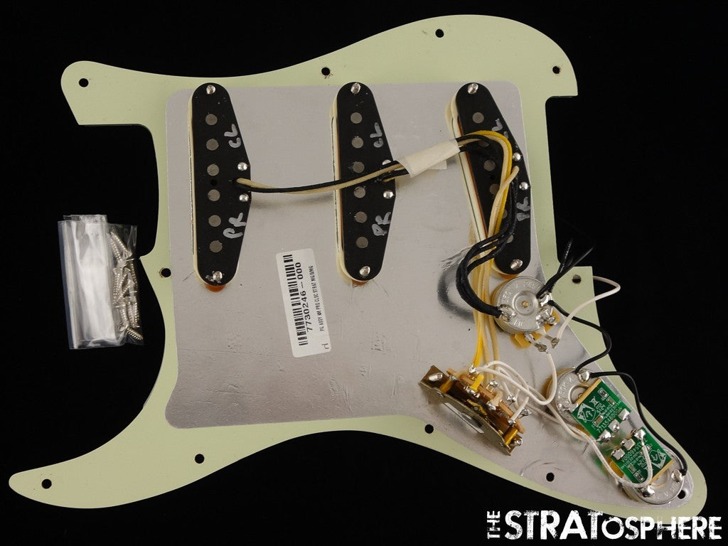 Fender American Professional Classic Strat LOADED PICKGUARD, Pickups Mint Green